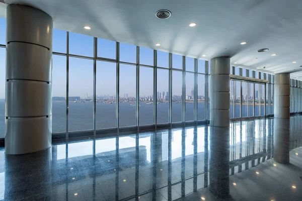 Panoramik manzarası ve binalardan cam pencere