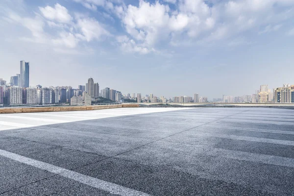 Skyline Panoramique Immeubles Bureaux Modernes Avec Route Vide Plancher Carré — Photo