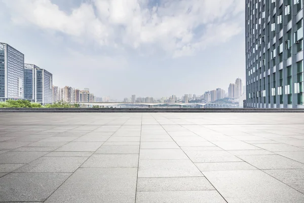 Skyline Panorámico Modernos Edificios Oficinas Negocios Con Camino Vacío Piso — Foto de Stock