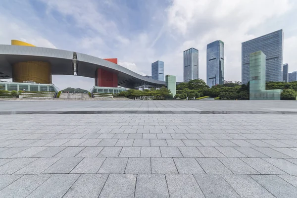 Skyline Panorâmico Modernos Edifícios Escritórios Negócios Com Estrada Vazia Piso — Fotografia de Stock