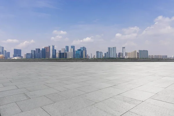 Skyline Panoramico Moderni Edifici Uffici Aziendali Con Strada Vuota Pavimento — Foto Stock