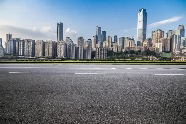 Skyline Panoramique Immeubles Bureaux Modernes Avec Route Vide Plancher Carré — Photo