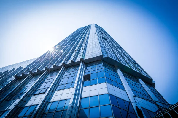 ガラスの近代的なオフィスビルの背景 — ストック写真