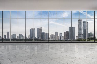 Panoramik manzarası ve binalardan cam pencere