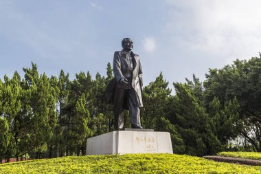 Çin, guangdong Eyaleti, shenzhen şehir. shenzhen kuran Çin lideri deng xiao ping heykeli. lian hua shan park hill üst kısmında bulunan.