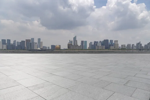 Skyline Panoramico Moderni Edifici Uffici Aziendali Con Strada Vuota Pavimento — Foto Stock