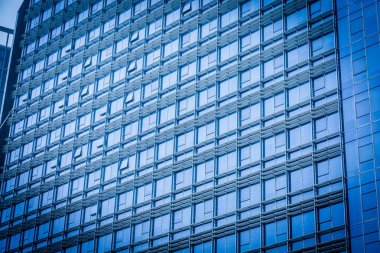 mavi cam ofis binası