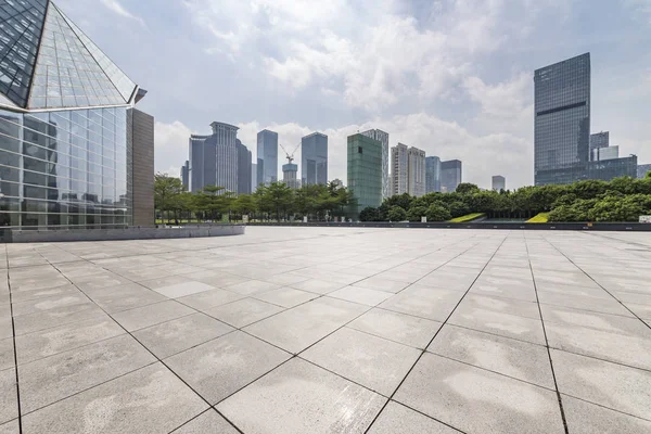 Skyline Panoramique Immeubles Bureaux Modernes Avec Route Vide Plancher Carré — Photo