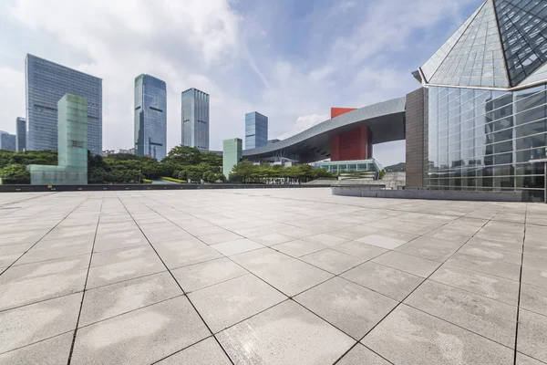 Skyline Panorámico Modernos Edificios Oficinas Negocios Con Camino Vacío Piso — Foto de Stock