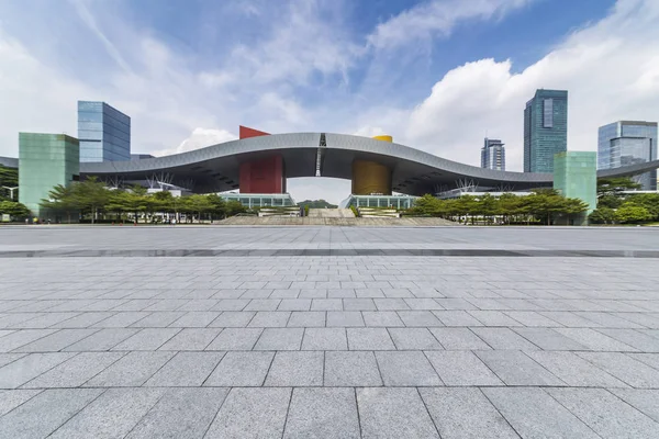 Skyline Panorâmico Modernos Edifícios Escritórios Negócios Com Estrada Vazia Piso — Fotografia de Stock