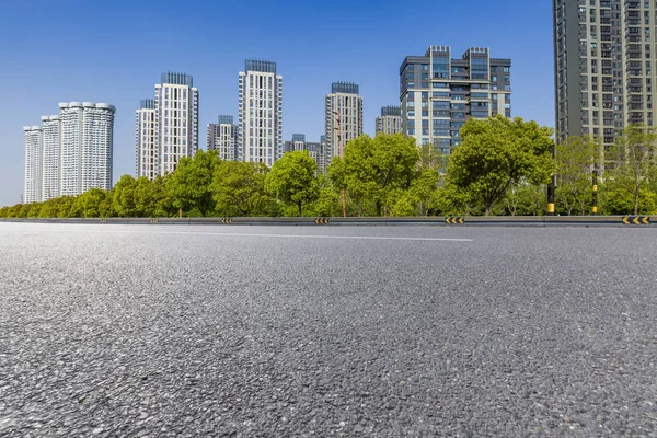 Skyline Panoramique Immeubles Bureaux Modernes Avec Route Vide Plancher Carré — Photo