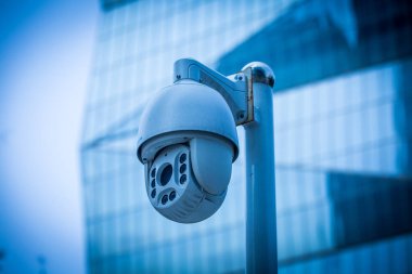 CCTV güvenlik kamera önünde bir binada Çin şehri