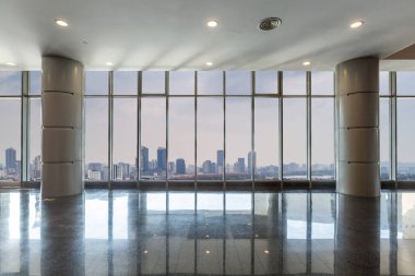 Panoramik manzarası ve binalardan cam pencere