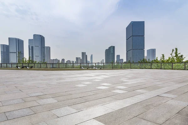 Skyline Panoramique Immeubles Bureaux Modernes Avec Route Vide Plancher Carré — Photo