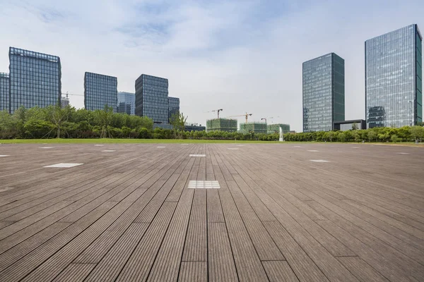 Skyline Panorâmico Modernos Edifícios Escritórios Negócios Com Estrada Vazia Piso — Fotografia de Stock