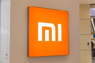 Nanjing Jiangsu Çin, 08 Ocak 2018: Xiaomi Mi amiral gemisi mağaza alışveriş merkezi Çin ve Çin halkı alışveriş merkezinde