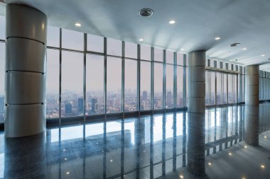 Panoramik manzarası ve binalardan cam pencere