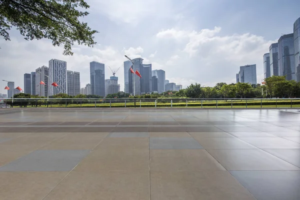 Skyline Panoramique Immeubles Bureaux Modernes Avec Route Vide Plancher Carré — Photo