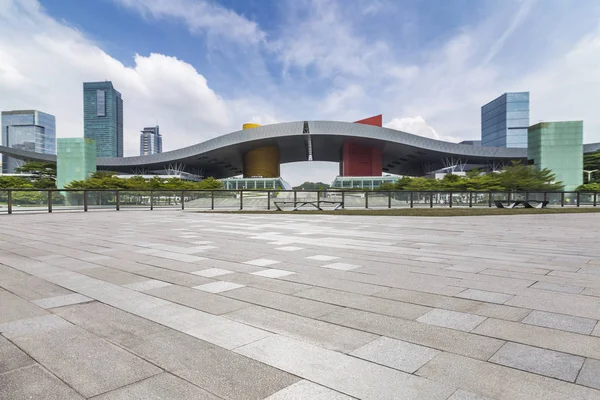 Skyline Panorâmico Modernos Edifícios Escritórios Negócios Com Estrada Vazia Piso — Fotografia de Stock