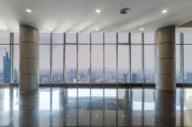 Panoramik manzarası ve binalardan cam pencere