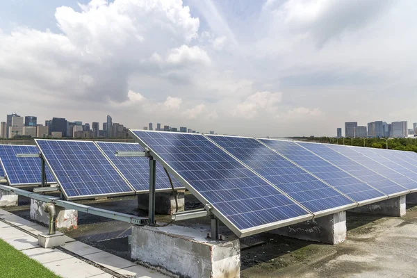 Ciudad Solar Moderna Skyline — Foto de Stock