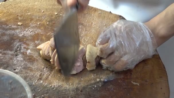 Chef Del Ristorante Cinese Sta Affettando Arrosto Peking Duck Pechino — Video Stock