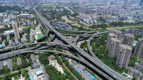 Luchtfoto Van Drukke Verkeer Kruispunt Bovenaanzicht — Stockvideo