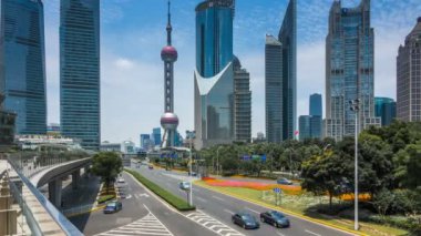 Zaman atlamalı gökdelenin Shanghai şehir