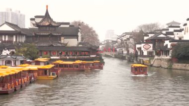  Feb.26,2018-Nanjing, Çin: fenerler insanlar izlemek için Konfüçyüs Tapınağı'kalabalık. Nanjing Qinhuai Lantern Festivali biridir en eski ve en büyük halk faaliyetleri Çin Bahar Festivali sırasında.