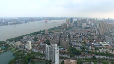 Zaman atlamalı hava görünümünün wuhan City, Çin