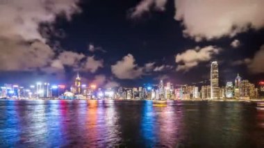 Zaman atlamalı gece Hongkong manzarası ve victoria Limanı