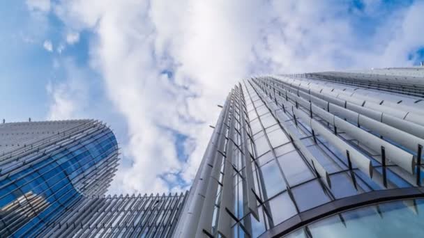 Time Lapse Looking Glass Covered Skyscraper — Stock Video