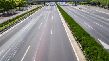 Zaman atlamalı yoğun trafik ve modern binalar Beijing City, Çin.