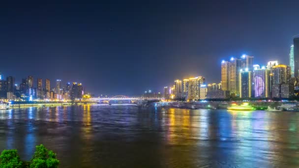 時間の経過は夜 中国の近代的な大都市スカイラインの — ストック動画
