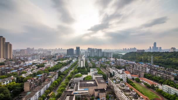 Tidsfördröjning För Flygfoto Över Wuhan City Med Yangtzefloden Kina — Stockvideo