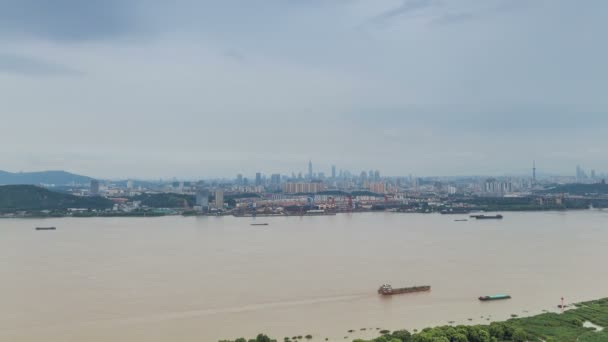 Upływ Czasu Panoramę Rzeki Jangcy Mieście Nanjing Chiny Pochmurny Dzień — Wideo stockowe