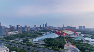 Nanjing ve Çin 'in gecelerinde şehir manzarasının zaman aşımı