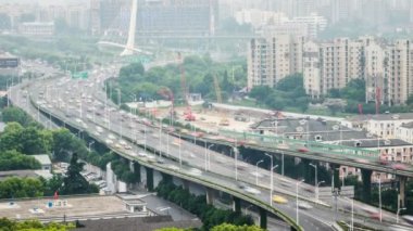 Nanjing Otoyolu kavşağında trafik yoğun.