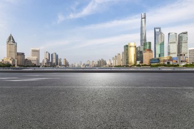 Panoramik silüet ve modern iş ofisi binaları