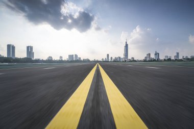 Panoramik silüet ve modern iş ofisi binaları