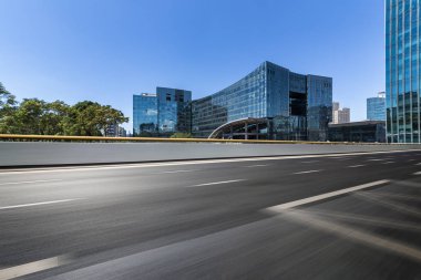 Panoramik silüet ve modern iş ofisi binaları