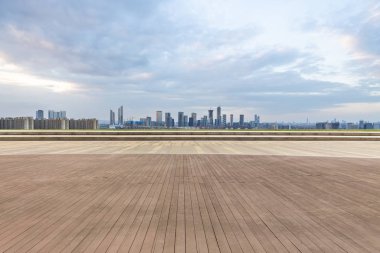 Panoramik silüet ve modern iş ofisi binaları