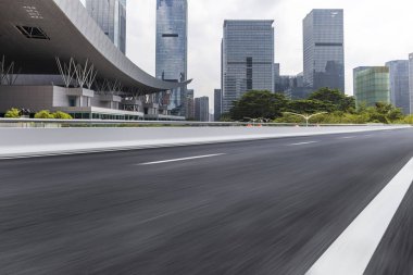 Panoramik silüet ve modern iş ofisi binaları