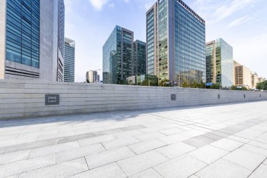 Panoramik silüet ve modern iş ofisi binaları