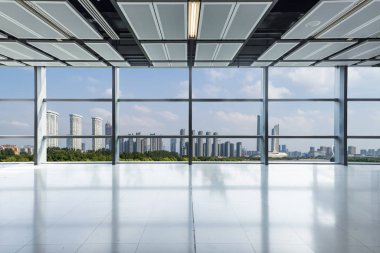 Panoramik siluet ve modern ofis binaları 