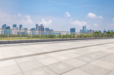 Panoramik silüet ve modern iş ofisi binaları