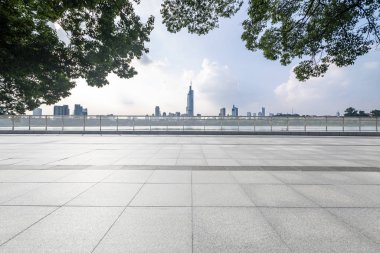 Panoramik silüet ve modern iş ofisi binaları