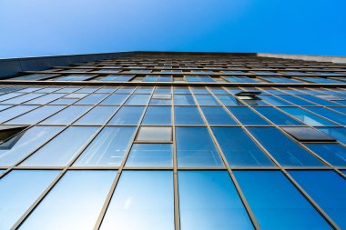 B karşı iş bölgesinde modern gökdelenlerin alttan görünüm