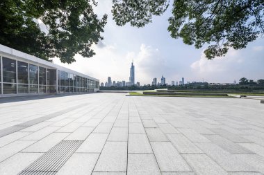 Panoramik silüet ve modern iş ofisi binaları