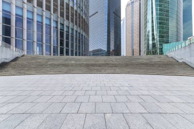Panoramik silüet ve modern iş ofisi binaları